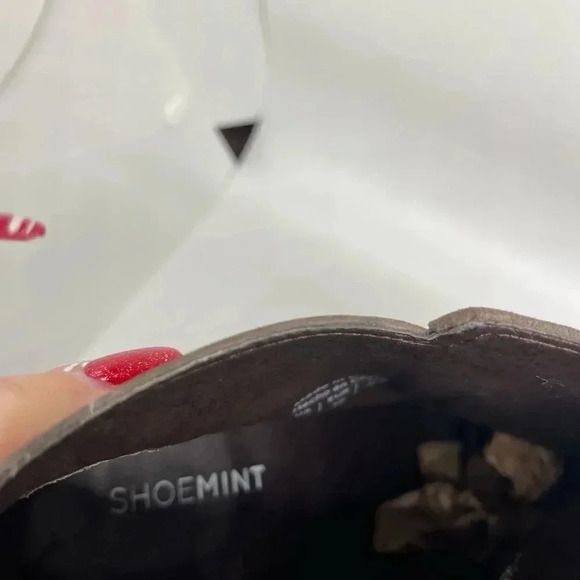 Shoemint Taupe Zip Back Stacked Heel Western Faux Leather Ankle Boots Size 8.5 - Picture 8 of 9